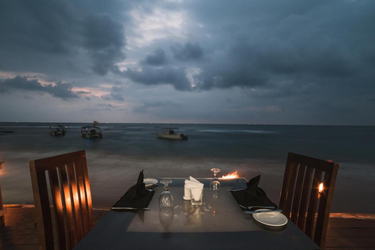 Hikkaduwa Beach Hotel Exteriér fotografie